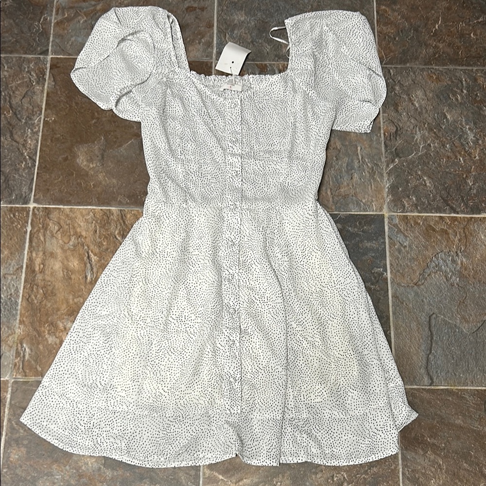 Elegant White Puff Sleeve Dress